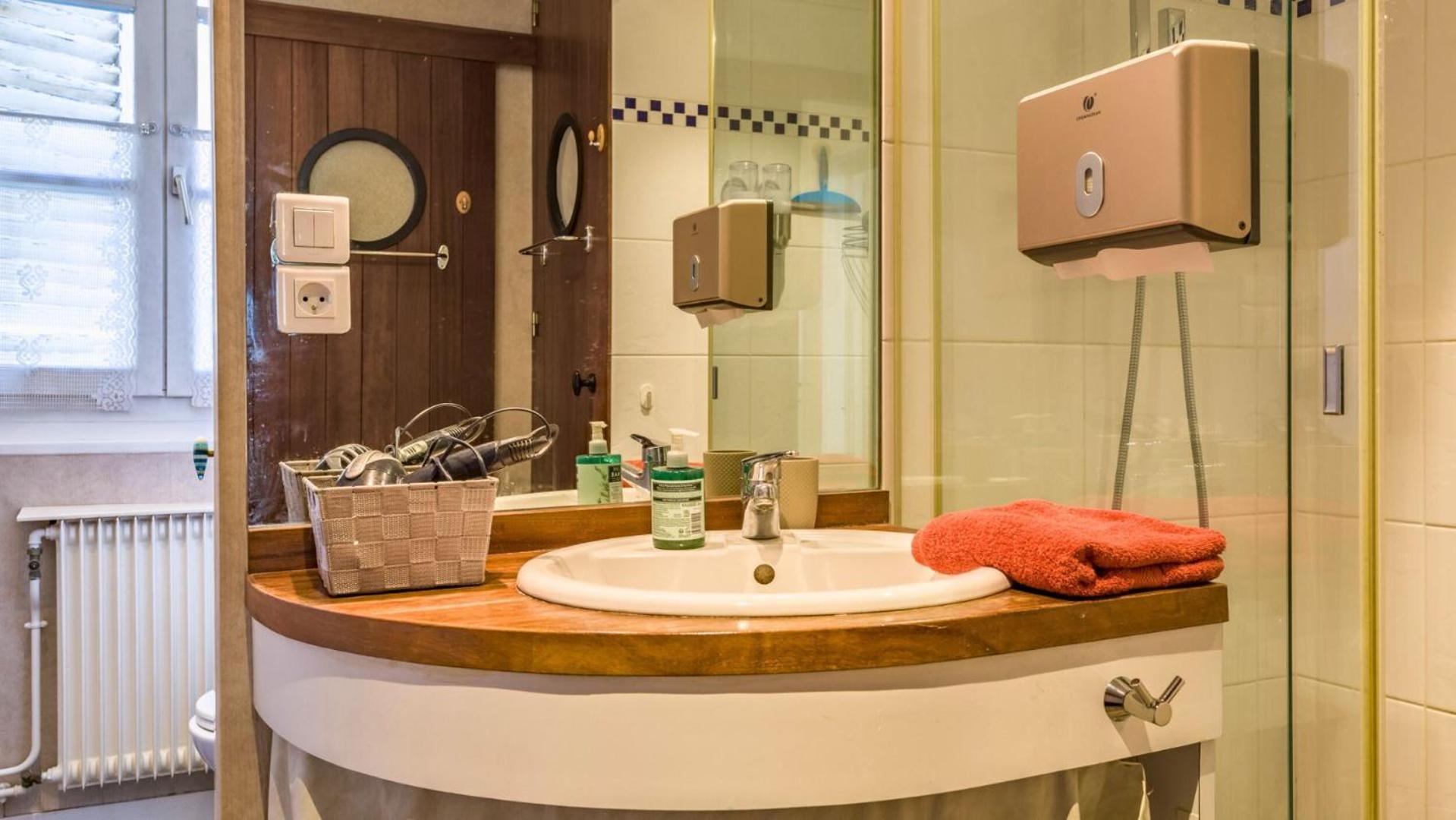 Chambre Privee Confort Charme Hypercentre Chez L'Habitant تروي المظهر الخارجي الصورة